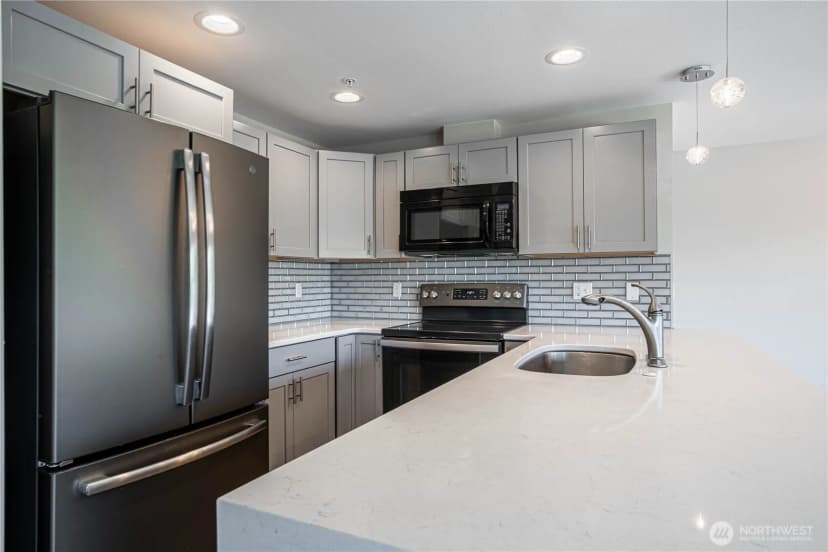 Property photo for 808 W Manson Highway #b202, Chelan photo 8