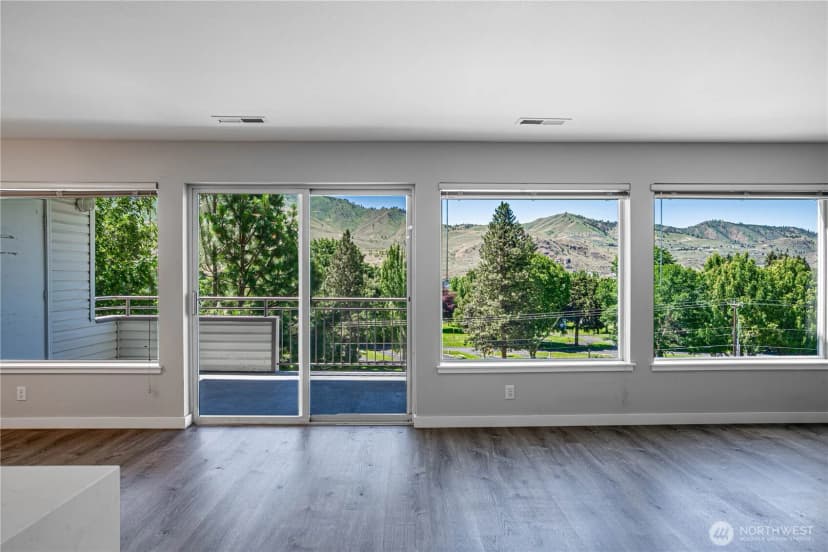 Property photo for 808 W Manson Highway #b202, Chelan photo 6