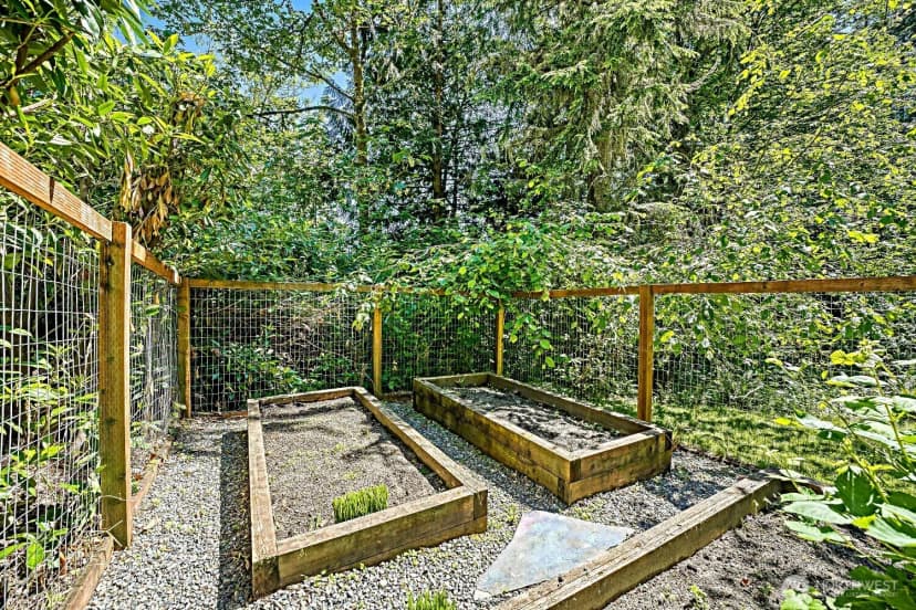 Property photo for 13020 Squak Mountain Road Se, Issaquah photo 40