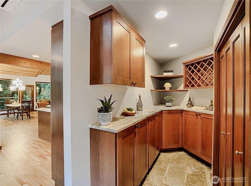 Property photo for 13020 Squak Mountain Road Se, Issaquah photo 17