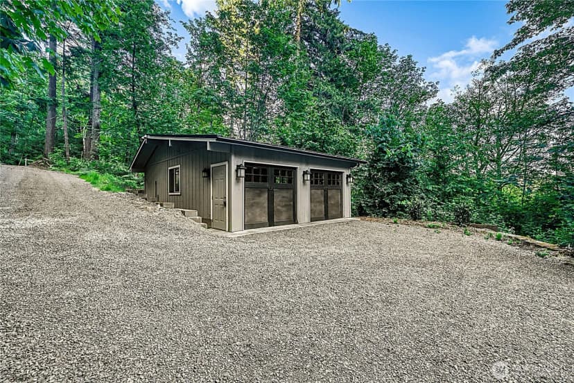 Property photo for 13020 Squak Mountain Road Se, Issaquah photo 39
