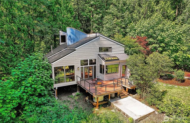 Property photo for 13020 Squak Mountain Road Se, Issaquah