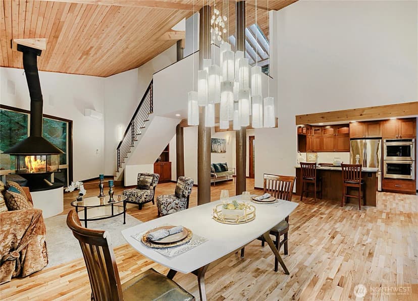 Property photo for 13020 Squak Mountain Road Se, Issaquah photo 7