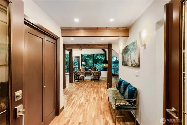 Property photo for 13020 Squak Mountain Road Se, Issaquah photo 3