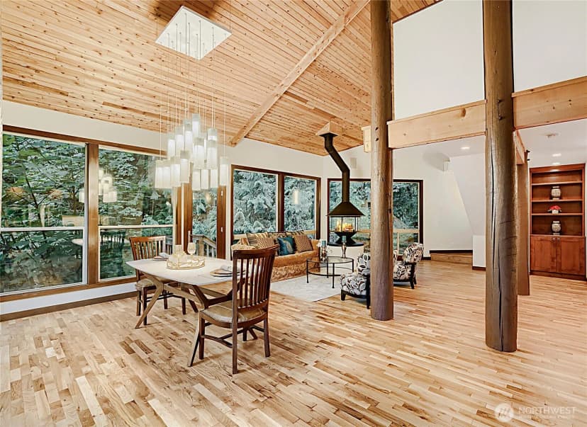 Property photo for 13020 Squak Mountain Road Se, Issaquah photo 9