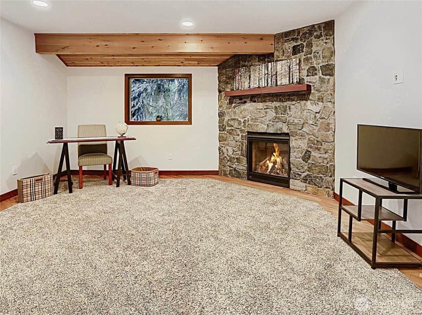 Property photo for 13020 Squak Mountain Road Se, Issaquah photo 28