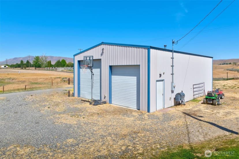 Property photo for 1240 W Huntzinger Road, Selah photo 6