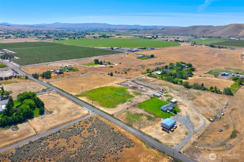 Property photo for 1240 W Huntzinger Road, Selah photo 8