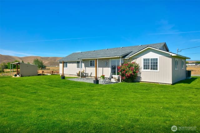 Property photo for 1240 W Huntzinger Road, Selah