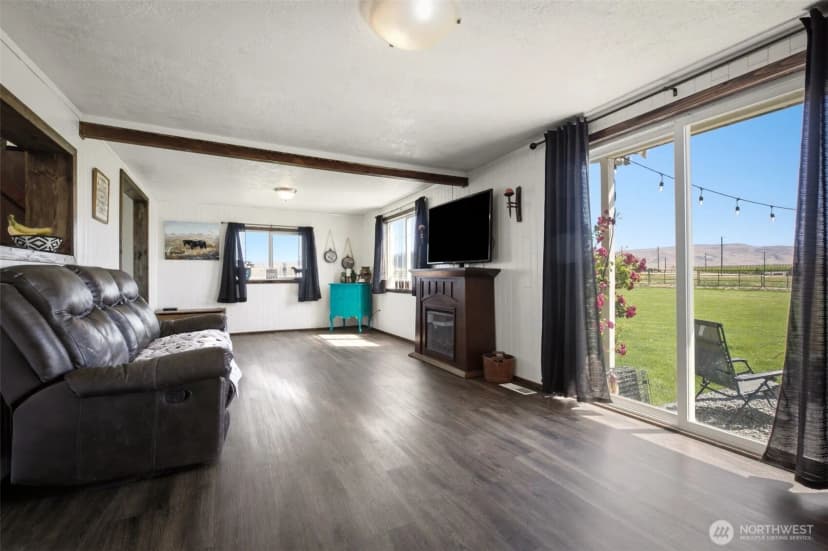 Property photo for 1240 W Huntzinger Road, Selah photo 17