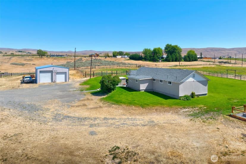 Property photo for 1240 W Huntzinger Road, Selah photo 5