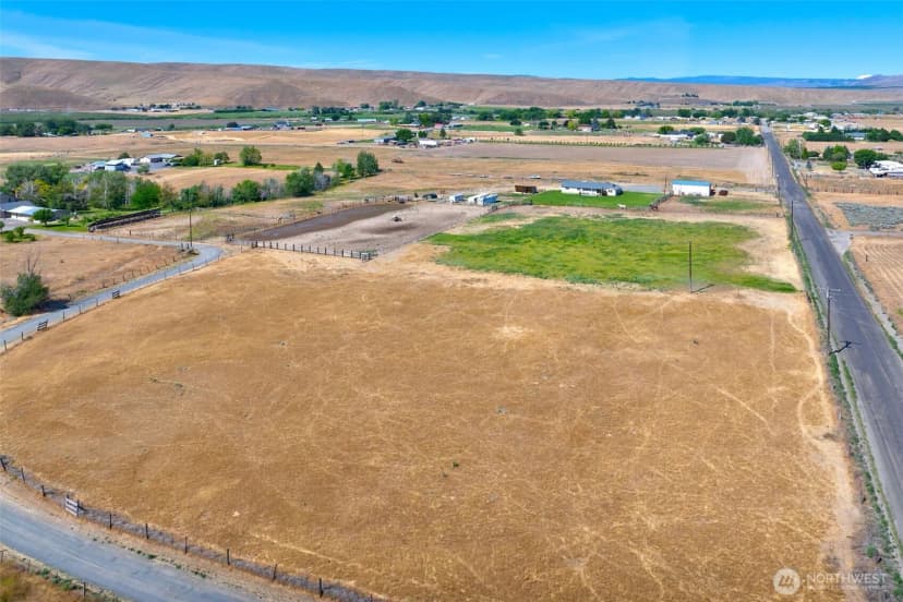 Property photo for 1240 W Huntzinger Road, Selah photo 10