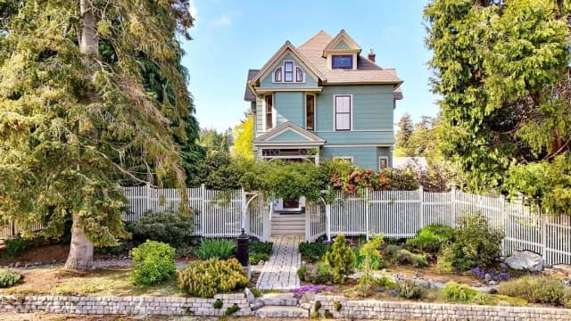 Property photo for 410 Lincoln Street, Port Townsend photo 3