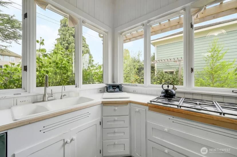 Property photo for 410 Lincoln Street, Port Townsend photo 9