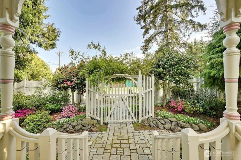 Property photo for 410 Lincoln Street, Port Townsend