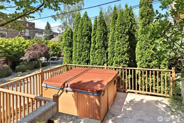 Property photo for 3128 Franklin Avenue E #b, Seattle photo 4
