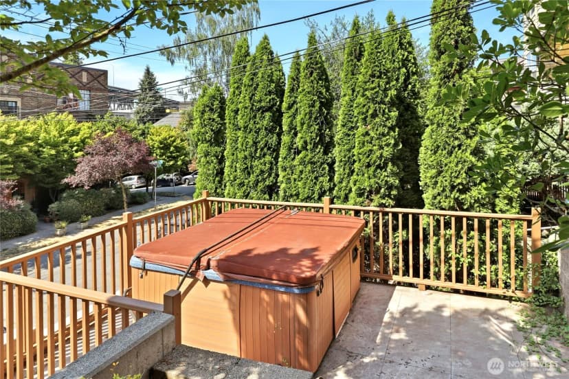 Property photo for 3128 Franklin Avenue E #b, Seattle photo 4