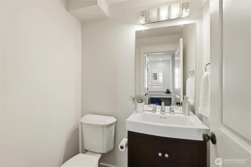 Property photo for 3128 Franklin Avenue E #b, Seattle photo 10