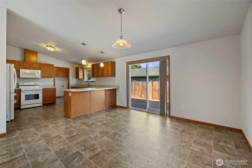 Property photo for 15914 85th Avenue E, Puyallup photo 6