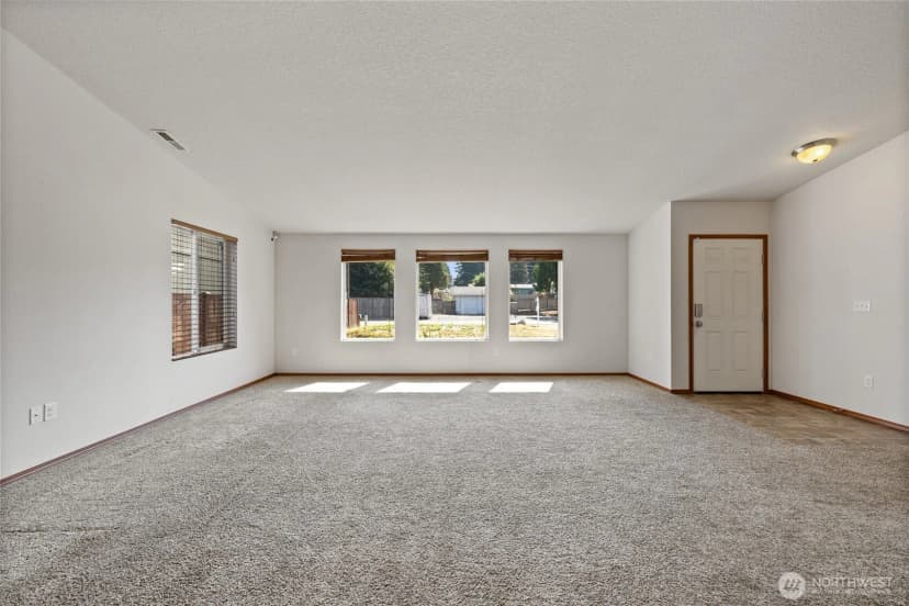 Property photo for 15914 85th Avenue E, Puyallup photo 4