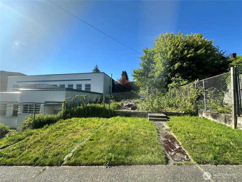 Property photo for 1210 35th Street, Everett