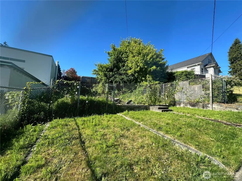 Property photo for 1210 35th Street, Everett photo 2