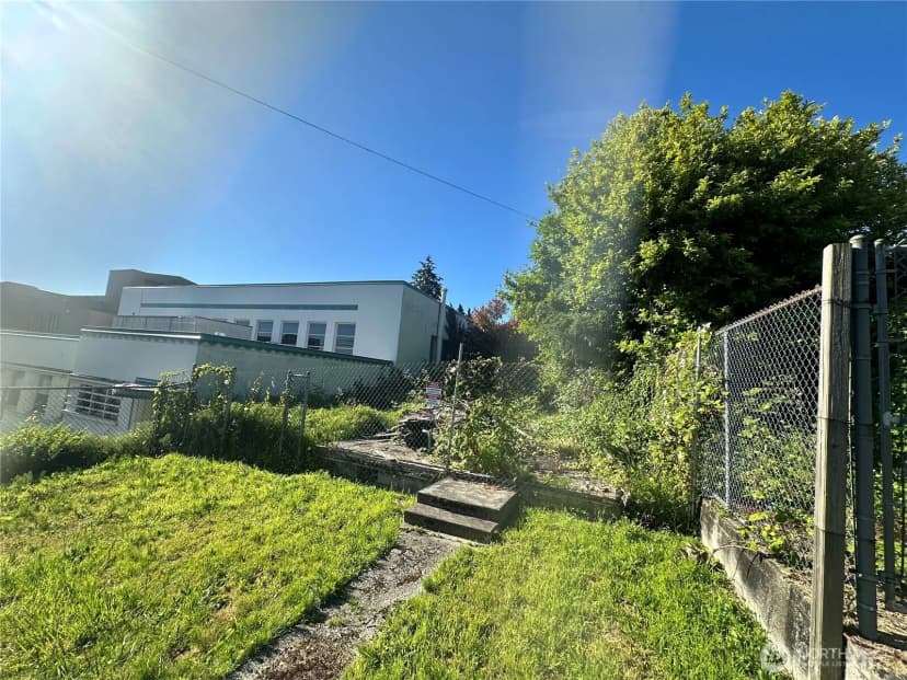 Property photo for 1210 35th Street, Everett photo 3