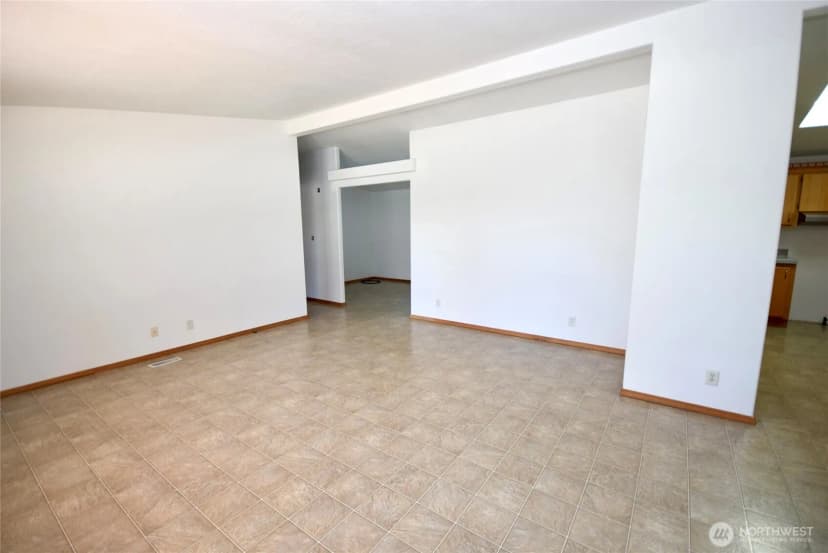 Property photo for 612 N Seventh Avenue, Sequim photo 7