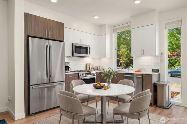 Property photo for 422 10th Avenue E #f, Seattle photo 5