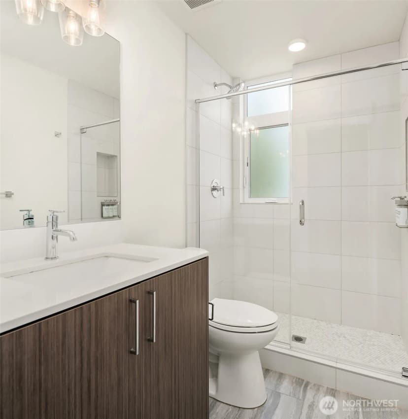 Property photo for 422 10th Avenue E #f, Seattle photo 16