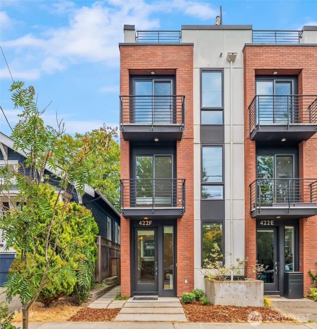 Property photo for 422 10th Avenue E #f, Seattle photo 3