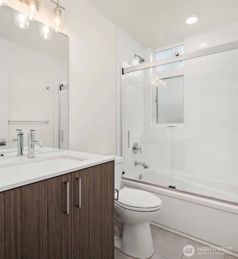 Property photo for 422 10th Avenue E #f, Seattle photo 14
