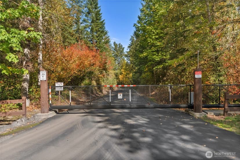 Property photo for 40320 32nd Avenue E, Eatonville photo 25