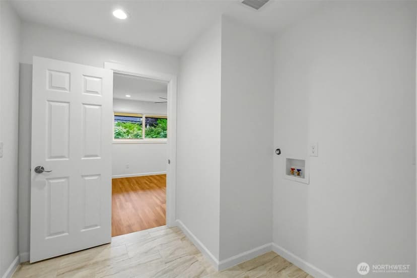 Property photo for 20213 60th Avenue W, Lynnwood photo 9