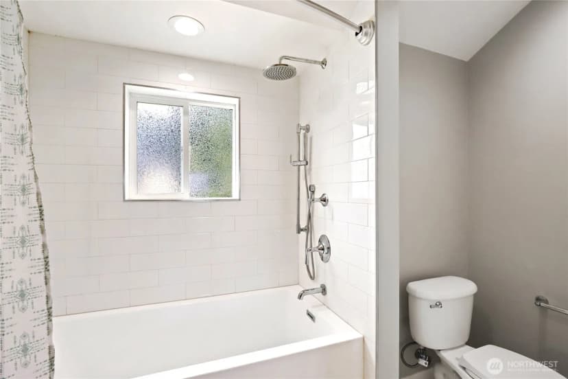 Property photo for 7114 California Avenue Sw #a, Seattle photo 18