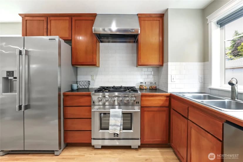 Property photo for 7114 California Avenue Sw #a, Seattle photo 6