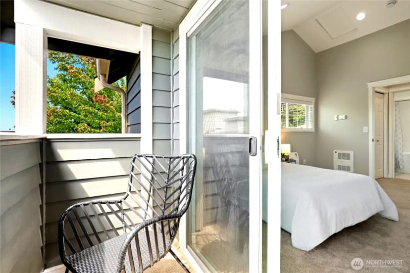 Property photo for 7114 California Avenue Sw #a, Seattle photo 13