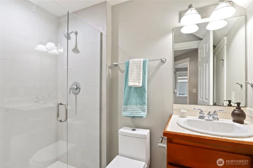Property photo for 7114 California Avenue Sw #a, Seattle photo 4