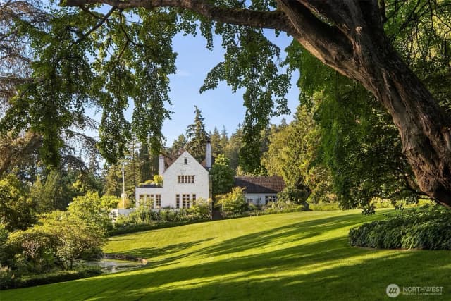 Property photo for 36 Nw Cherry Loop Drive, Shoreline