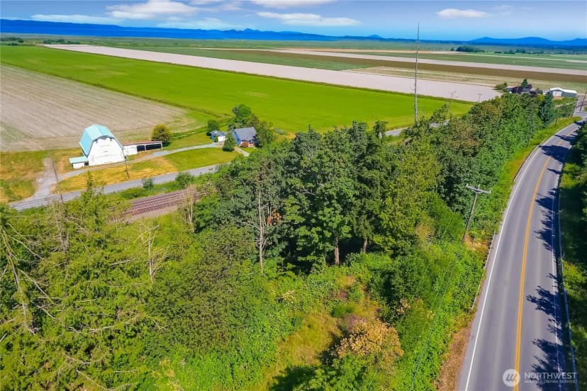 Property photo for 30320 Pioneer Highway, Stanwood photo 25