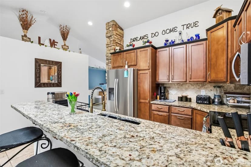 Property photo for 19311 Valley View Dr, Arlington photo 19