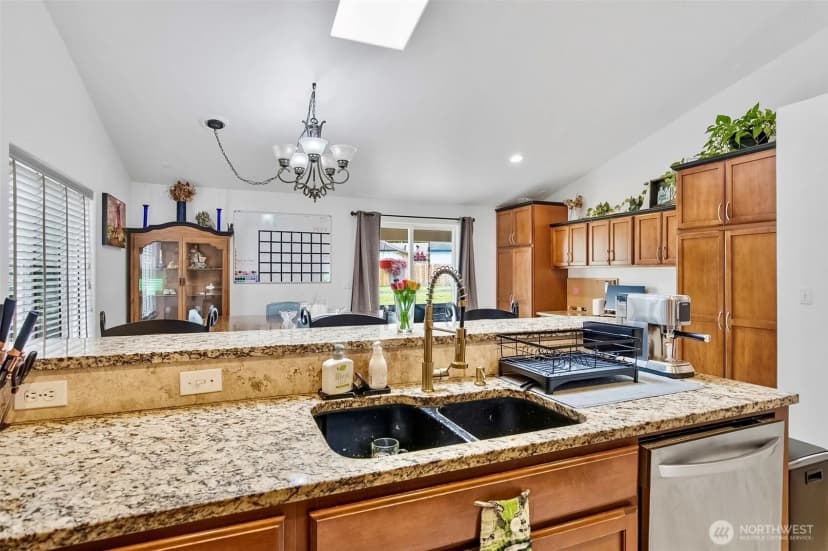 Property photo for 19311 Valley View Dr, Arlington photo 18