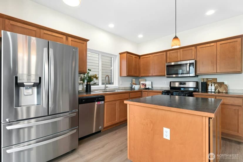 Property photo for 9709 S 237th Place, Kent photo 13