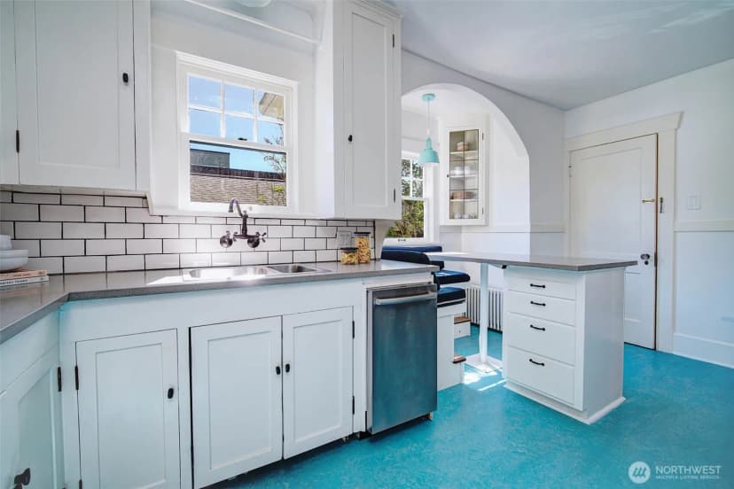 Property photo for 511 N 76th Street, Seattle photo 10