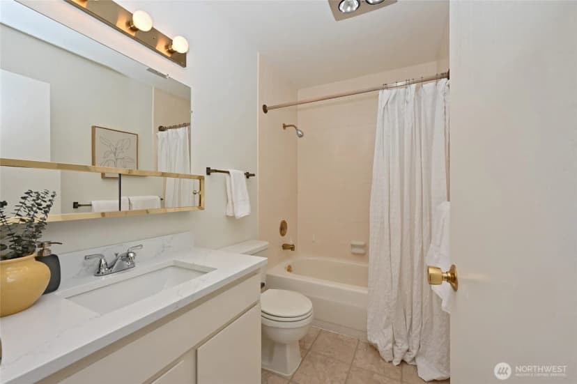 Property photo for 6343 Sand Point Way Ne, Seattle photo 19