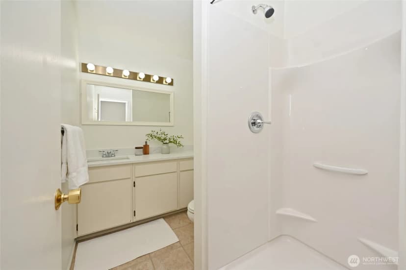 Property photo for 6343 Sand Point Way Ne, Seattle photo 16