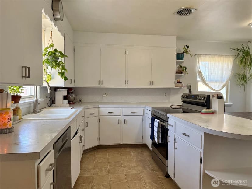 Property photo for 706 E 2nd Avenue, Odessa photo 10