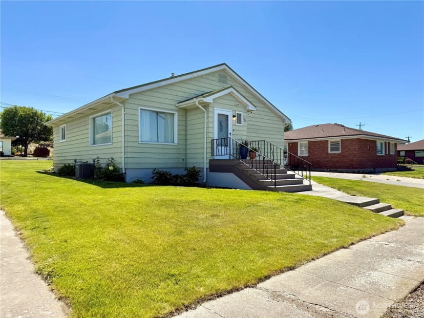 Property photo for 706 E 2nd Avenue, Odessa photo 2