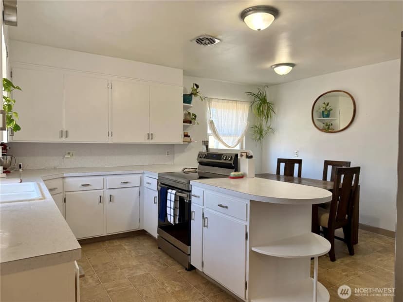 Property photo for 706 E 2nd Avenue, Odessa photo 11