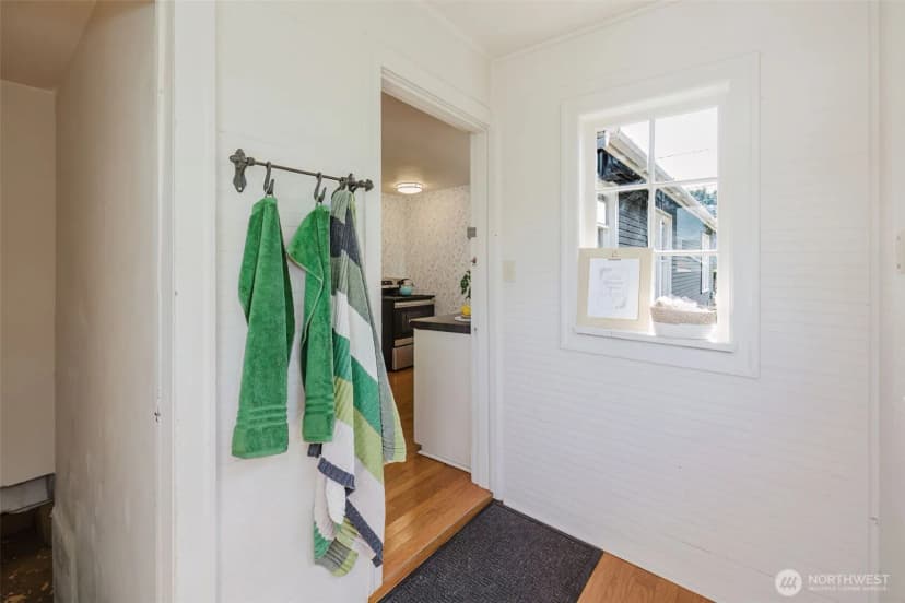 Property photo for 1108 Warren Avenue, Bremerton photo 11